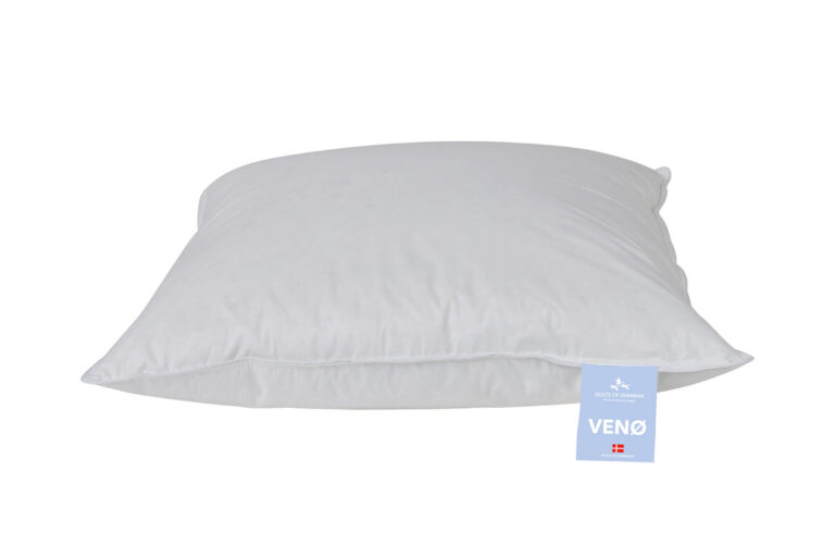 Venø pude 60x63 cm MELLEM