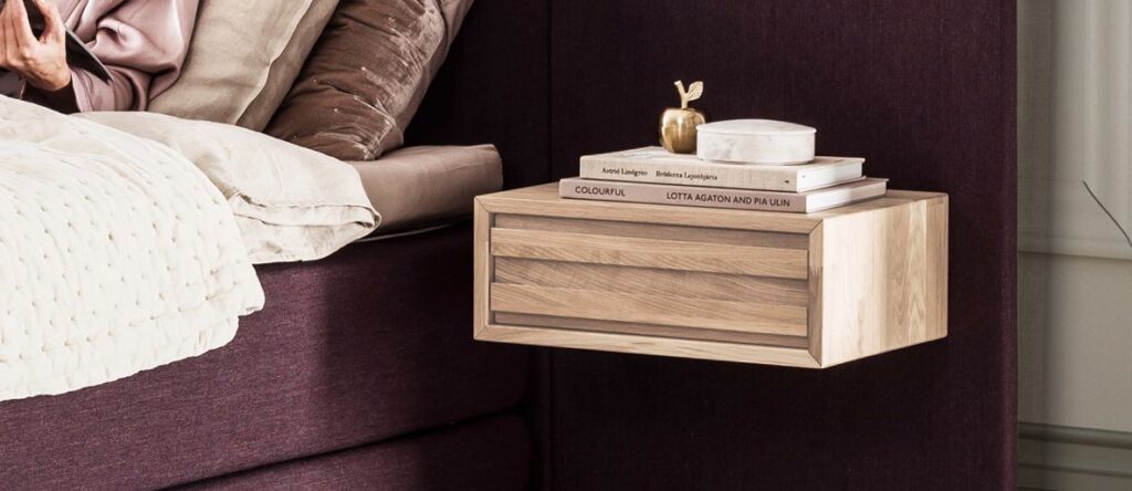 Jensen - Eicon væghængt sengebord-Hvidpigmenteret Eg