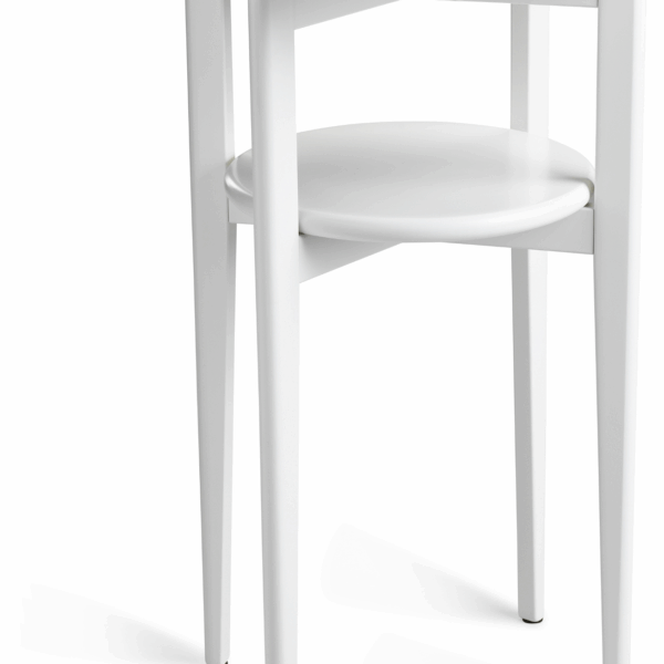 Sengebord/natbord Oscarssons Möbel Mira i MDF og massiv birk hvidlak med hylde D39 x H65 cm