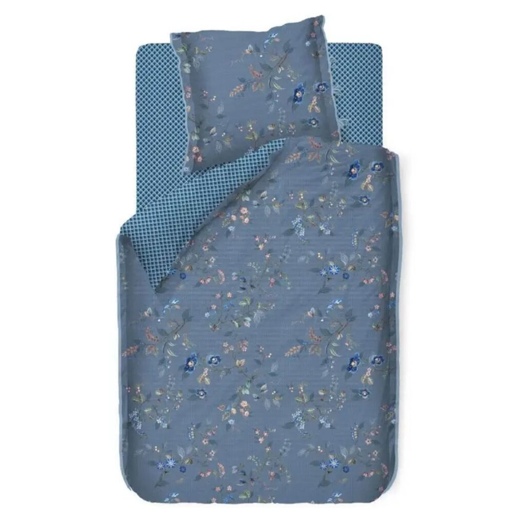 Blomstret sengetøj - 140x200 cm - Kawai Flower Blue - Sengelinned med dobbeltsidet design - 100% bomuld - Pip Studio