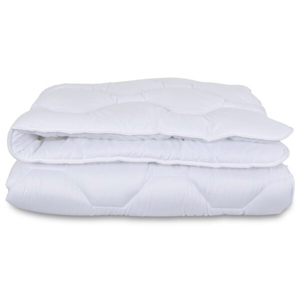 Fiberdyne 140x200 cm - Allergivenlig helårsdyne - Fugt absorberende dyne med hulfibre - 2. sortering