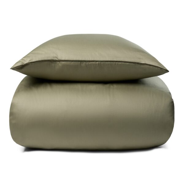 Sengetøj 140x200 cm - 100% bomuldssatin - Grøn med mørkegrøn pipingkant