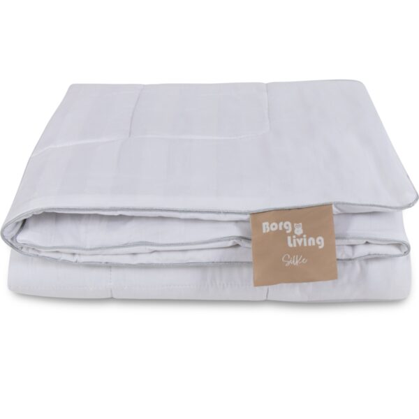 Silkedyne med 100% Mulberry silkefyld - 140x200 cm - Temperaturregulerende helårsdyne fra Borg Living