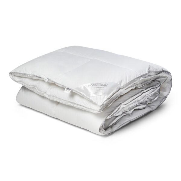 Helårsdyne - Blød og fyldig dunfiber dyne - 140x200 cm - Nordstrand Home allergivenlig fiberdyne