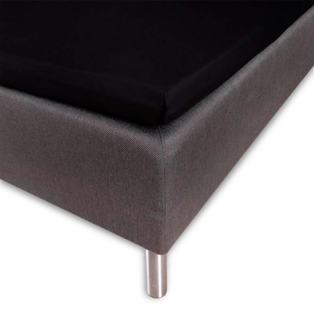 Kuvertlagen 140x200 cm - 100% blød bomuld - Højde 8 cm - Sort lagen til topmadras by Nordstrand Home