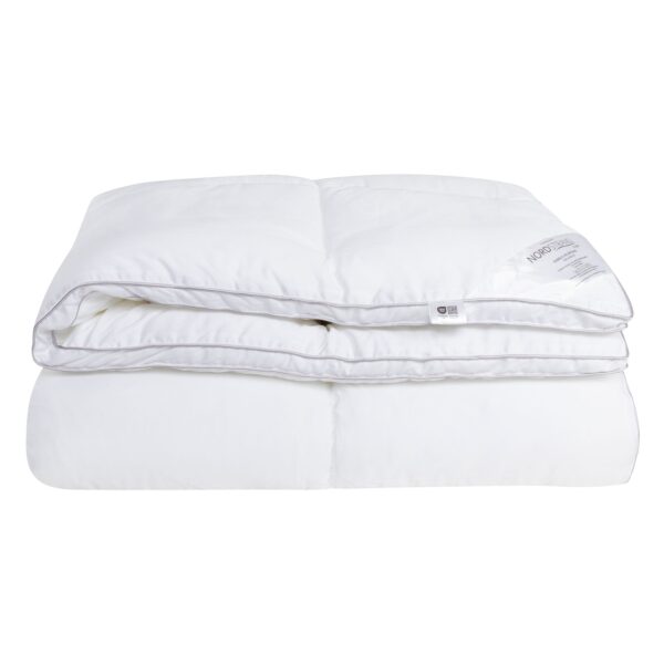 Bambus helårs dyne - Ekstra blød bambus og dunfiber - Allergivenlig - 140x200 cm - Nordstrand Home