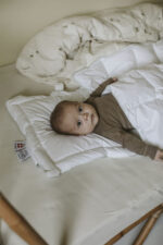 Fossflakes babydyne og babypude i sæt