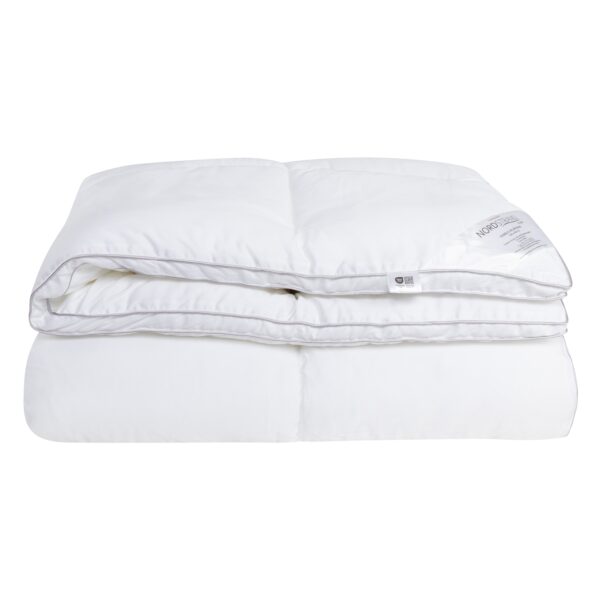 Bambus helårs dyne - Ekstra blød bambus og dunfiber - Allergivenlig - 140x200 cm - Nordstrand Home