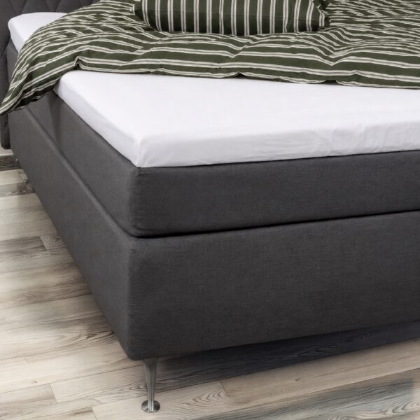 Kuvertlagen 140x200 cm - 100% blød bomuld - Højde 8 cm - Hvidt lagen til topmadras by Nordstrand Home