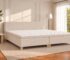Familieseng i 240 cm bredde med samlet topmadras